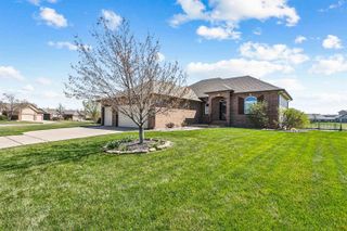 2318 N Castle Rock Ct, Wichita, KS 67228