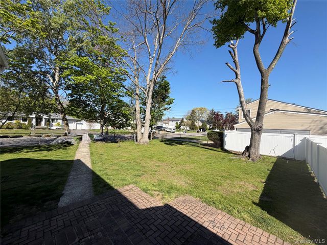51 Weston Avenue, Deer Park, NY 11729