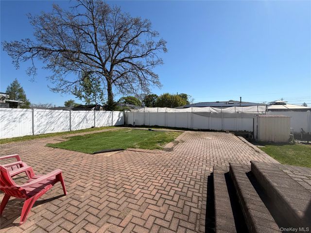 51 Weston Avenue, Deer Park, NY 11729