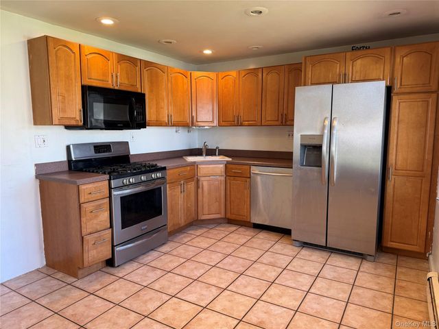 51 Weston Avenue, Deer Park, NY 11729