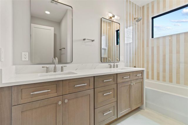 9 E STEELE STREET, Orlando, FL 32804