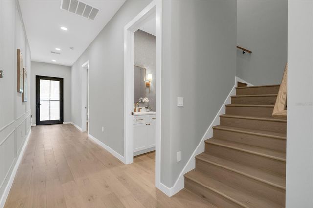 9 E STEELE STREET, Orlando, FL 32804
