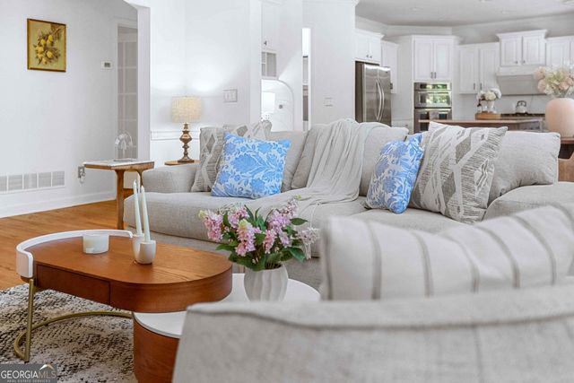 195 Woodcliff Court, Suwanee, GA 30024