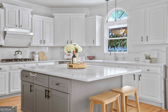 195 Woodcliff Court, Suwanee, GA 30024