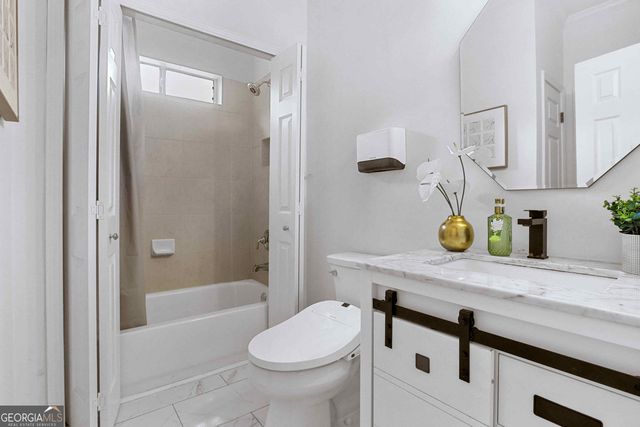 195 Woodcliff Court, Suwanee, GA 30024