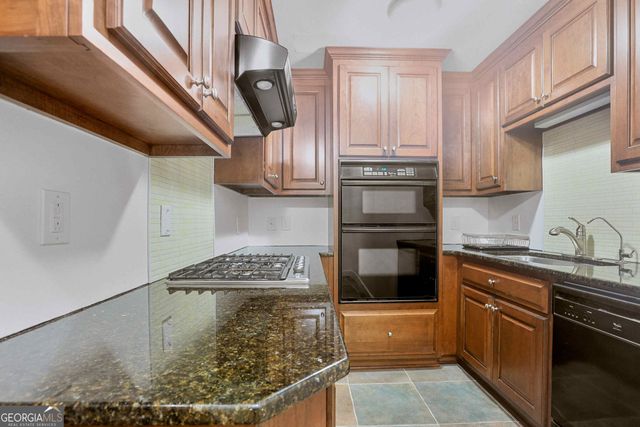 195 Woodcliff Court, Suwanee, GA 30024