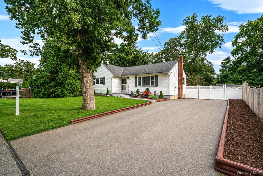 24 Alma Avenue, Lake Grove, NY 11755 — photo 2