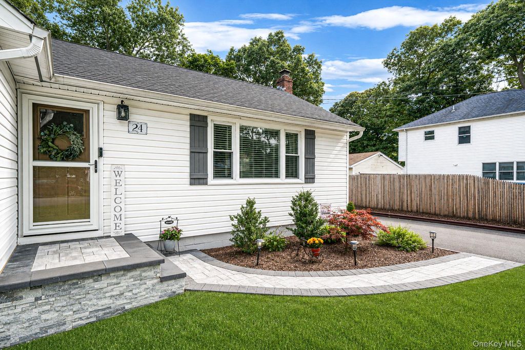 24 Alma Avenue, Lake Grove, NY 11755 — photo 3