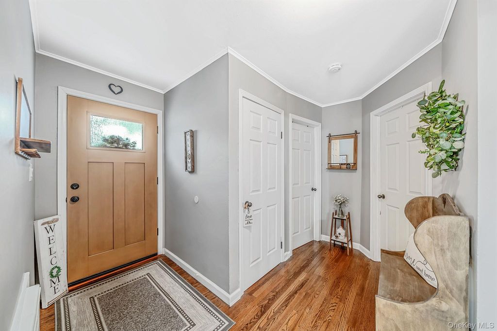 24 Alma Avenue, Lake Grove, NY 11755 — photo 4