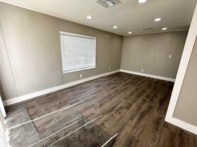 720 Worth Avenue 113, Porterville, CA 93257