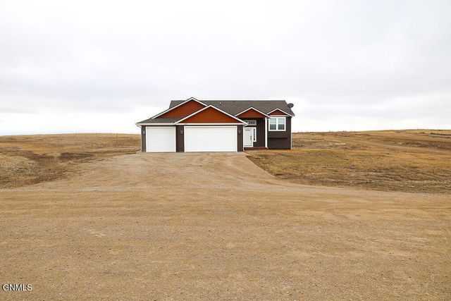 13696 Redwood Way NW, Williston, ND 58801 property photo