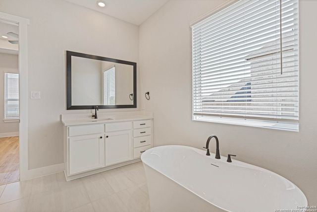 322 Lawrence Drive, Castroville, TX 78009