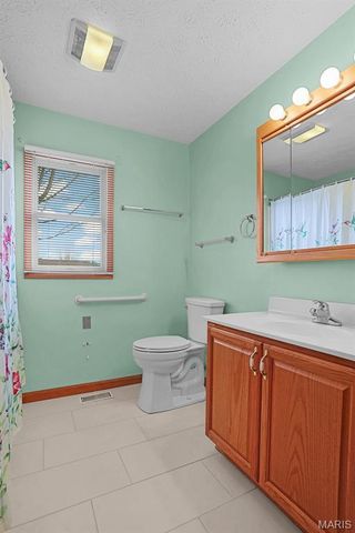 45 Faith Drive, Highland, IL 62249