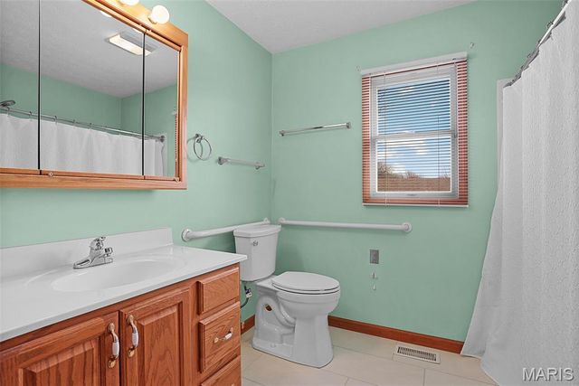 45 Faith Drive, Highland, IL 62249