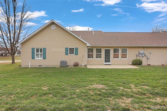 45 Faith Drive, Highland, IL 62249