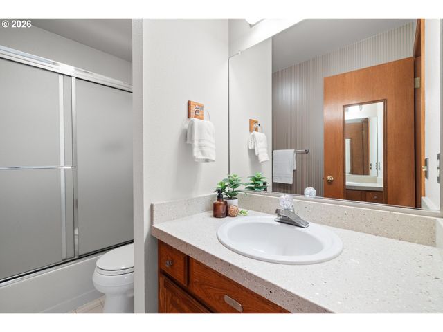 12730 Sw BARBERRY Dr, Beaverton, OR 97008