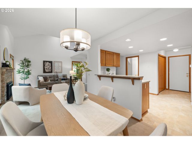 12730 Sw BARBERRY Dr, Beaverton, OR 97008