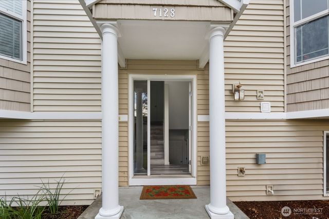 7128 34th Avenue NE, Olympia, WA 98516