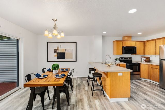 7128 34th Avenue NE, Olympia, WA 98516