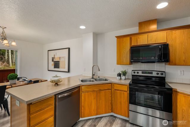 7128 34th Avenue NE, Olympia, WA 98516