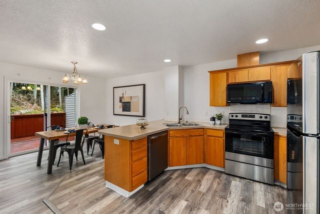 7128 34th Avenue NE, Olympia, WA 98516