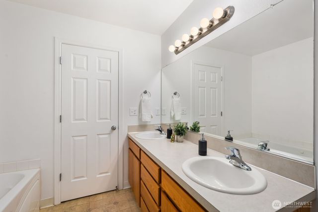 7128 34th Avenue NE, Olympia, WA 98516