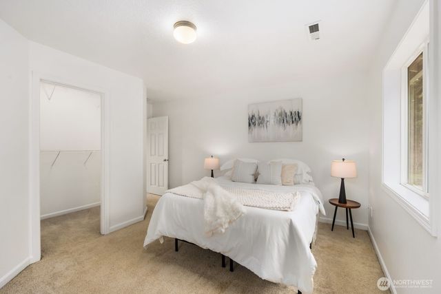 7128 34th Avenue NE, Olympia, WA 98516