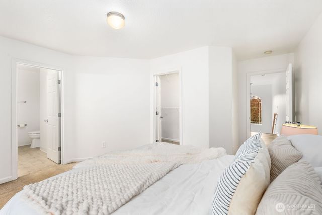 7128 34th Avenue NE, Olympia, WA 98516