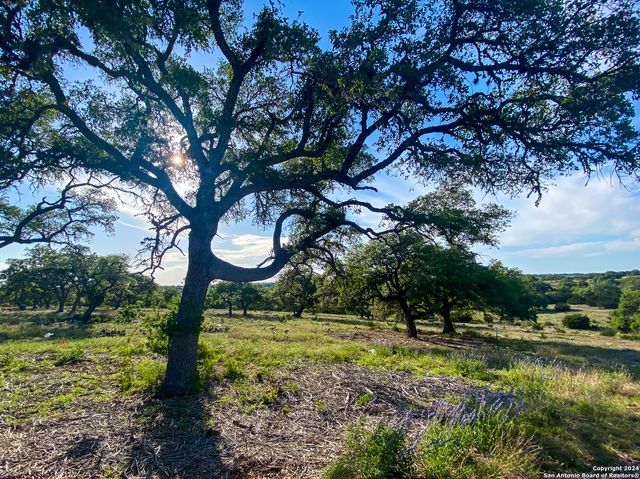 153 Galvin Woods Rd, Kerrville, TX 78028