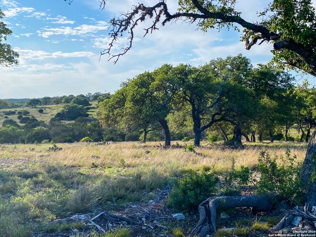 153 Galvin Woods Rd, Kerrville, TX 78028