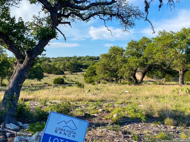 153 Galvin Woods Rd, Kerrville, TX 78028