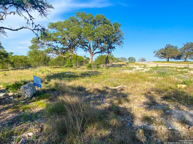153 Galvin Woods Rd, Kerrville, TX 78028