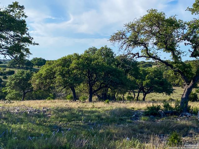 153 Galvin Woods Rd, Kerrville, TX 78028