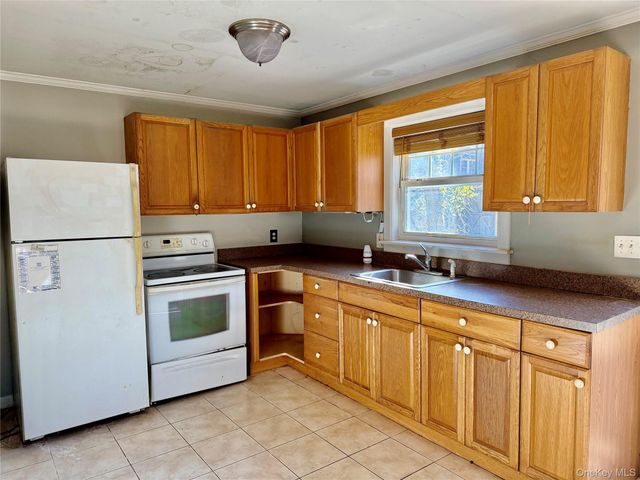 26 N Swezeytown Road, Middle Island, NY 11953