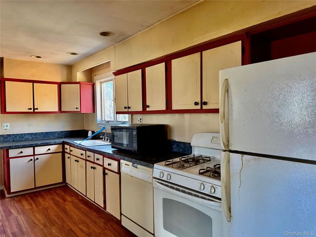 26 N Swezeytown Road, Middle Island, NY 11953