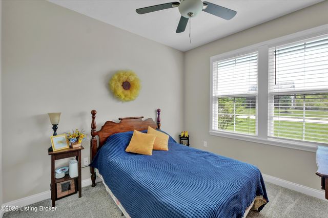 1208 Summit Parks Dr, La Grange, KY 40031