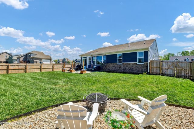 1208 Summit Parks Dr, La Grange, KY 40031