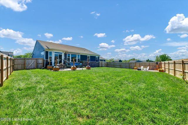 1208 Summit Parks Dr, La Grange, KY 40031