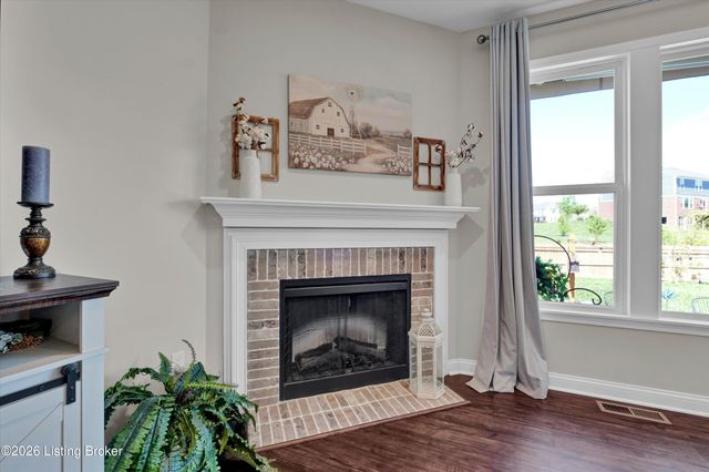 1208 Summit Parks Dr, La Grange, KY 40031