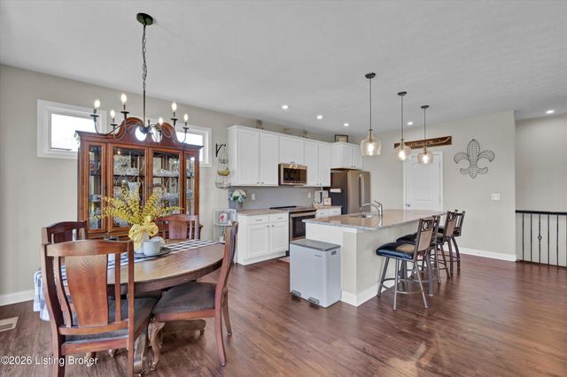 1208 Summit Parks Dr, La Grange, KY 40031