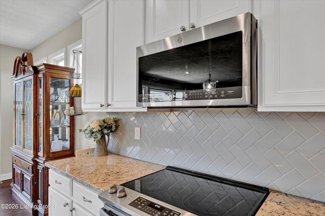 1208 Summit Parks Dr, La Grange, KY 40031
