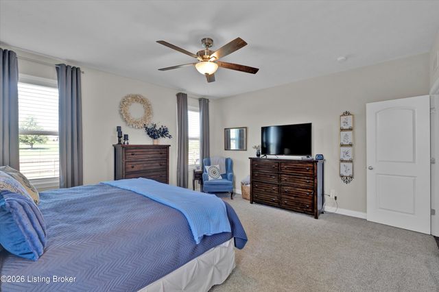 1208 Summit Parks Dr, La Grange, KY 40031