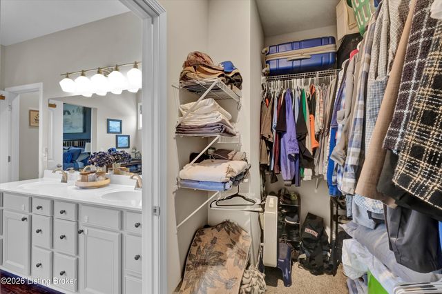 1208 Summit Parks Dr, La Grange, KY 40031