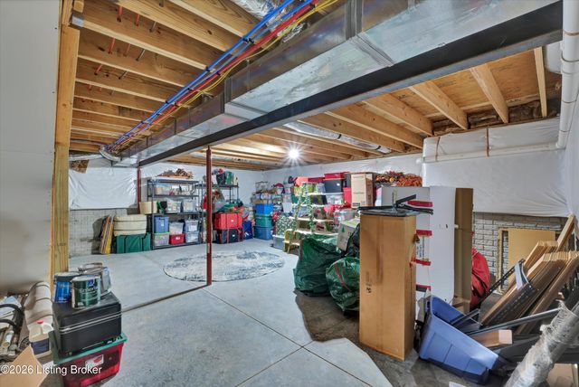 1208 Summit Parks Dr, La Grange, KY 40031