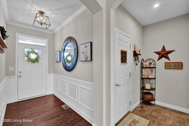1208 Summit Parks Dr, La Grange, KY 40031