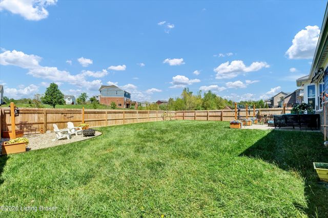 1208 Summit Parks Dr, La Grange, KY 40031