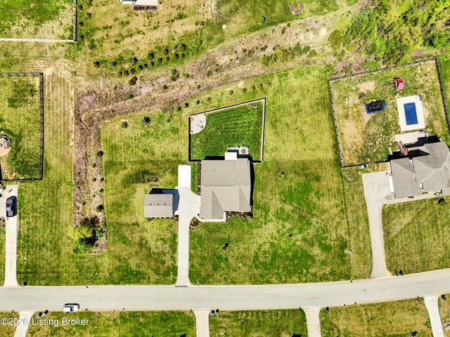 1208 Summit Parks Dr, La Grange, KY 40031