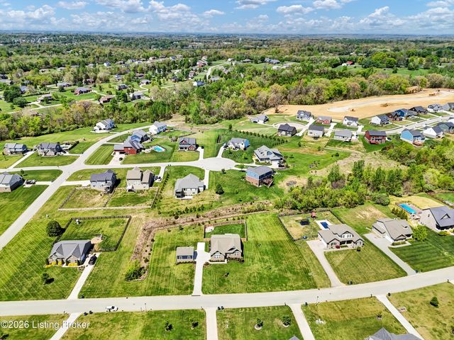 1208 Summit Parks Dr, La Grange, KY 40031