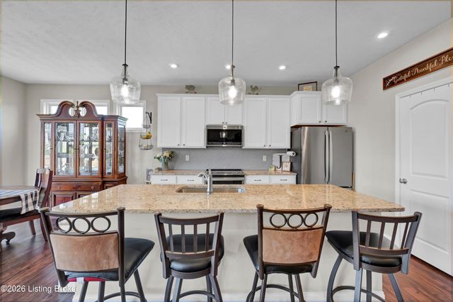 1208 Summit Parks Dr, La Grange, KY 40031