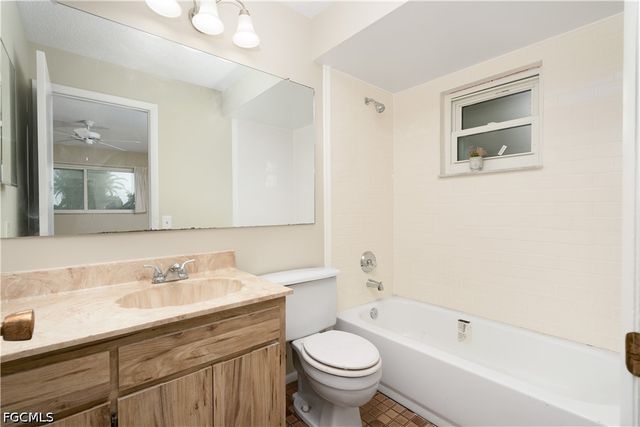 1318 SE 14th ST, Cape Coral, FL 33990